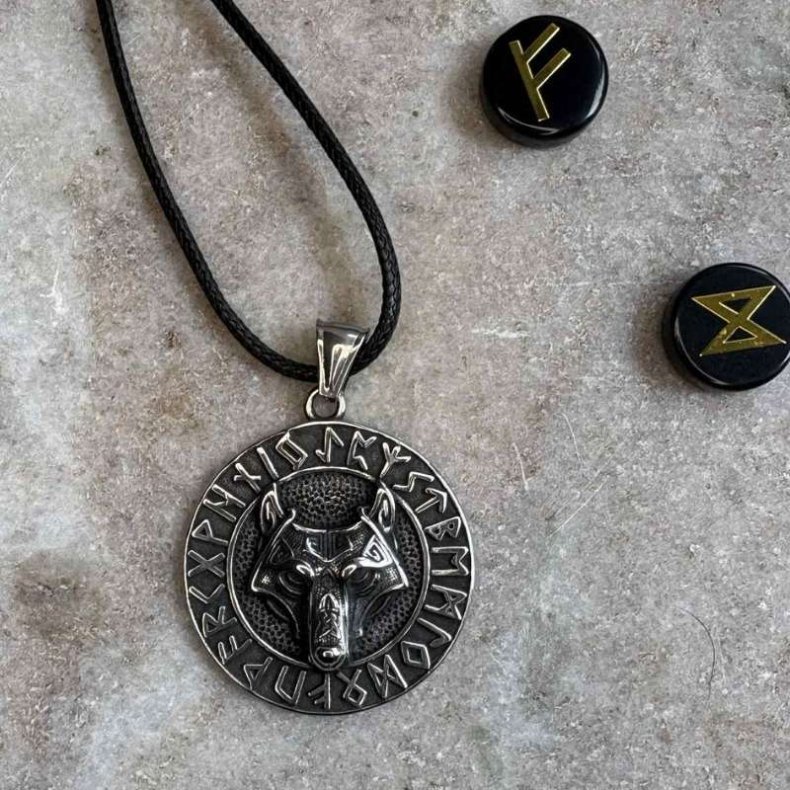 Valknut Halskde