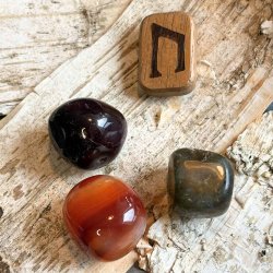 BRYNHILD krystal- og runest