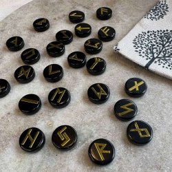 Runest i Sort Obsidian